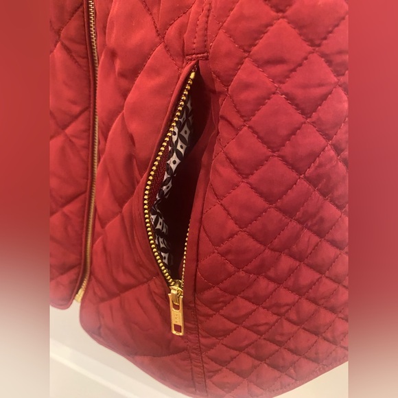 Crown & Ivy Quilted Vest Sz M Burgundy Gold Hardware Puffer - Picture 4 of 7